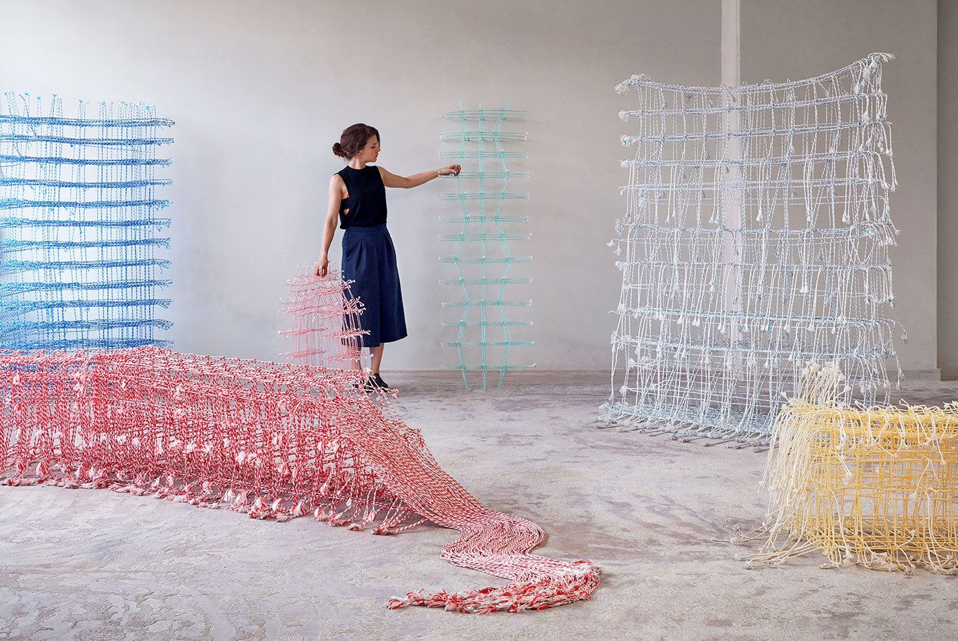 Fransje Gimbrère, Standing Textile(s), 2019. Recycled Polyester braided yarns.