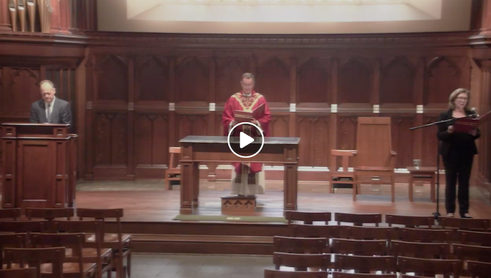 Members of campus ministry give mass in Dahlgren Chapel