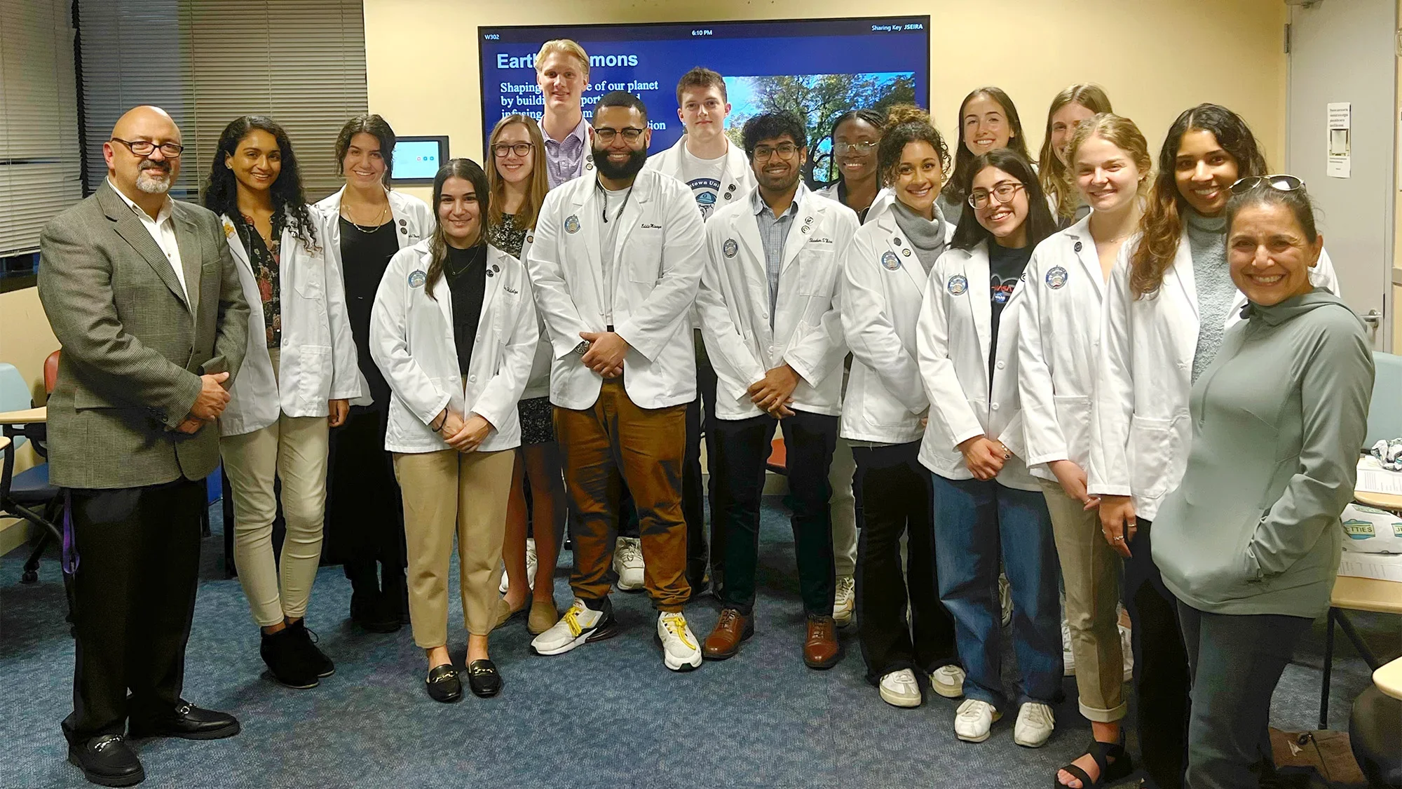 A diverse group of medical students in the Members of the 2022-2023 Medical Spanish Initiative.