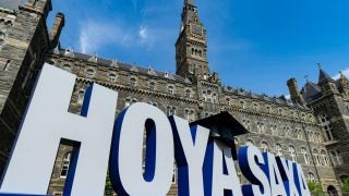 Hoya Saxa sign on Healy Lawn