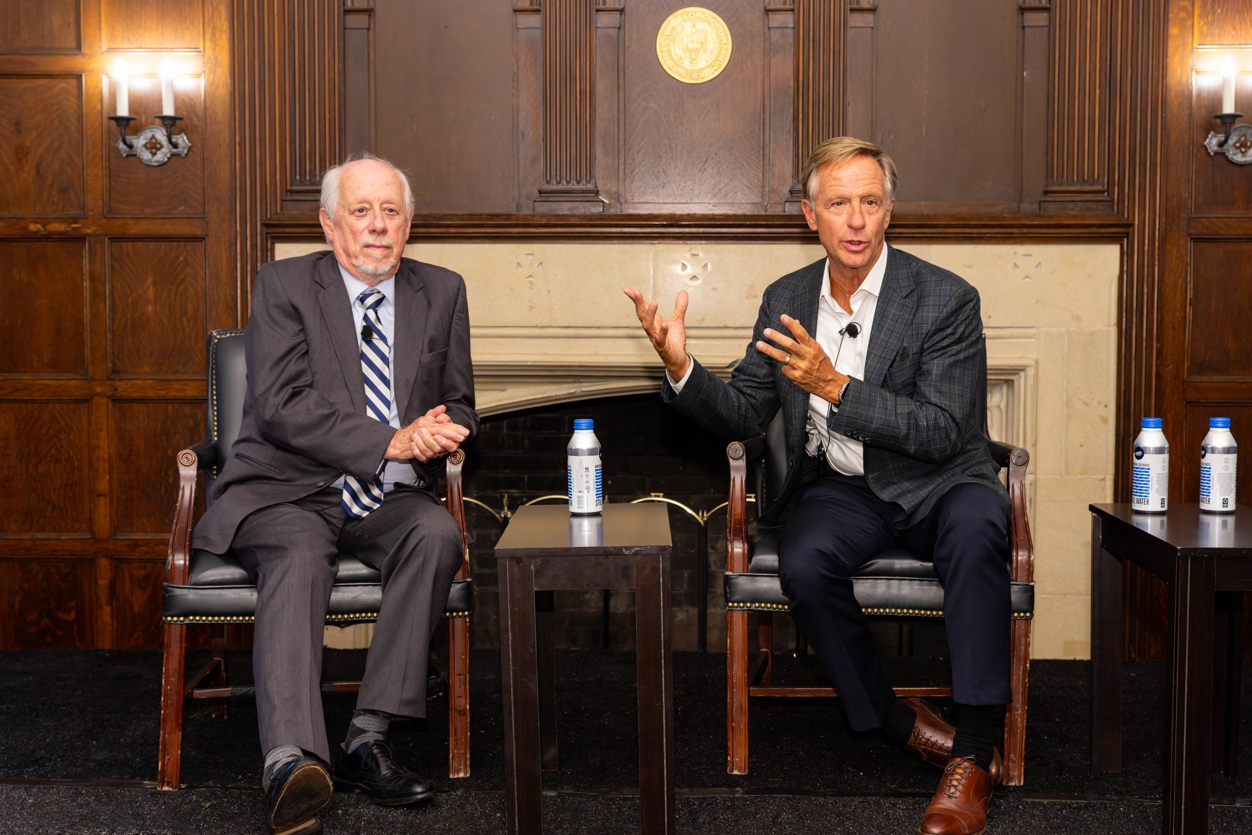 Bill Haslam talking alongside Bredesen