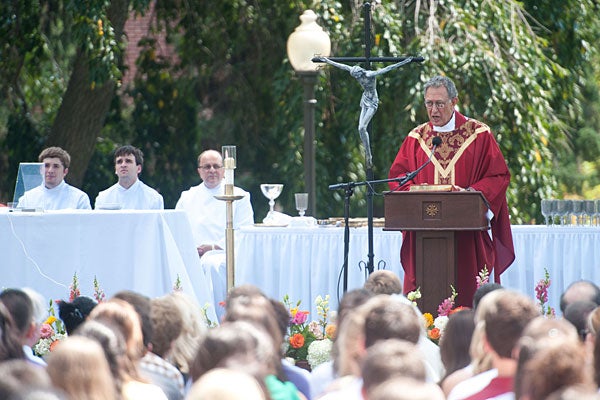 Rev. Gasper Lo Biondo, S.J., director of the Woodstock Theological Center, delivers the homily during the liturgy.