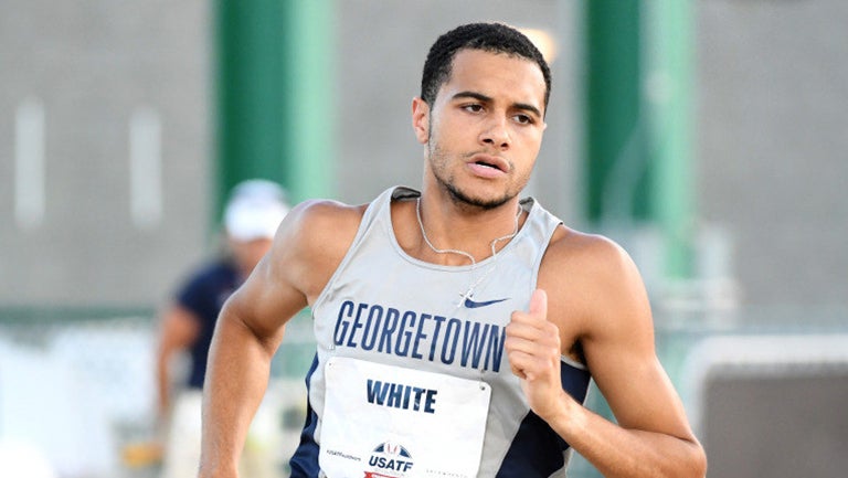 Joe White running in Georgetown uniform